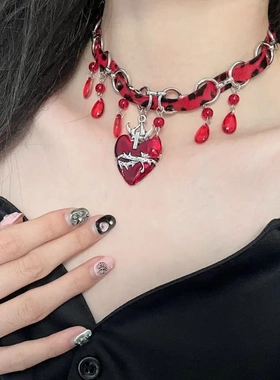 甜酷辣妹红色花纹皮革爱心水滴吊坠项链女时尚个性小众设计锁骨链