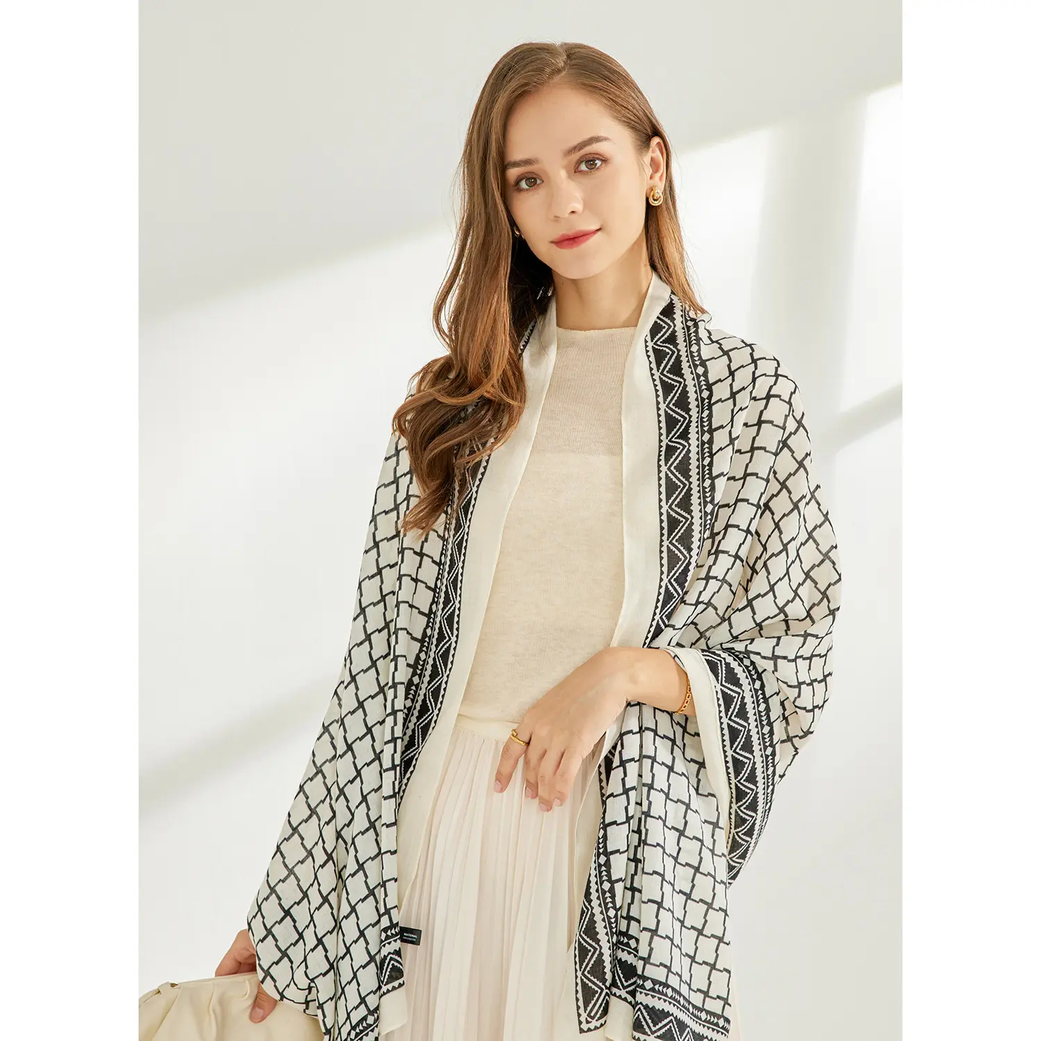 棉麻围巾女夏季薄款防晒丝巾披肩两用外搭春秋空调房护颈冬季平纹