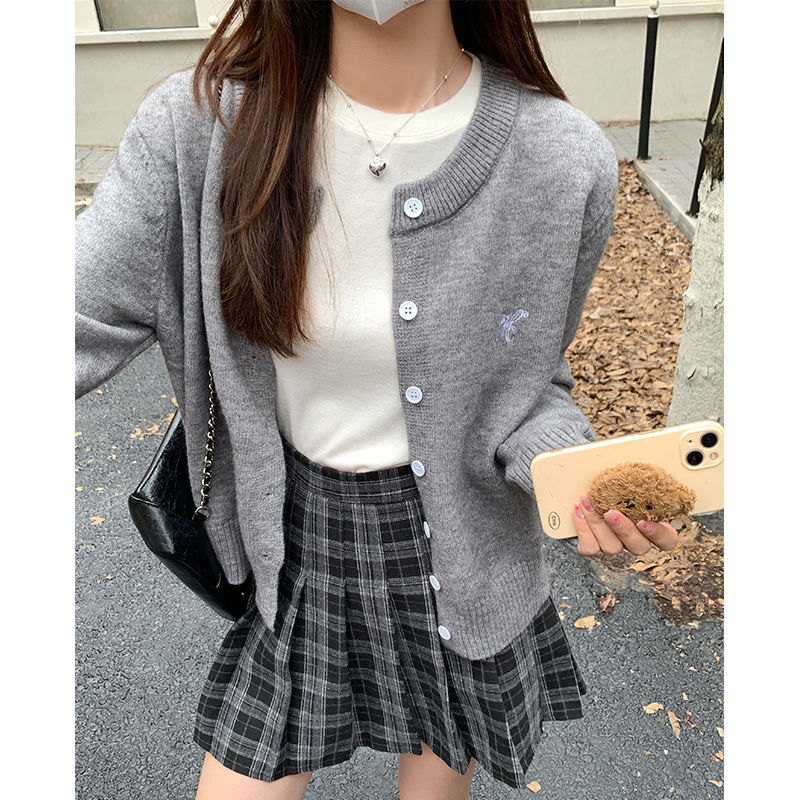 灰色螺纹长袖针织开衫毛衣外套女秋冬季新款修身显瘦别致绝美上衣