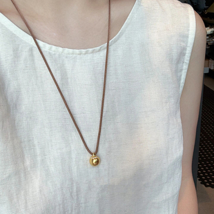 秋冬复古哑光金色榛果吊坠项链女配饰新中式 轻奢高级感小众毛衣链