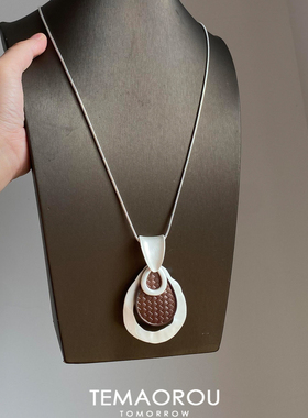 秋冬褶皱磨砂银环木质吊坠项链