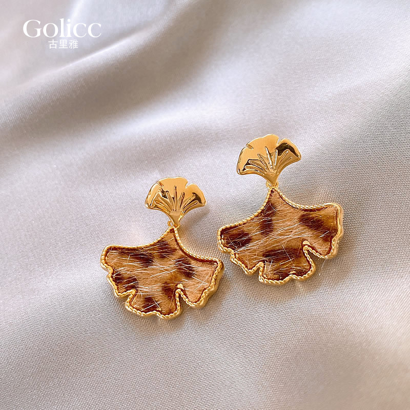 秋冬复古金色丝绒豹纹扇形耳环