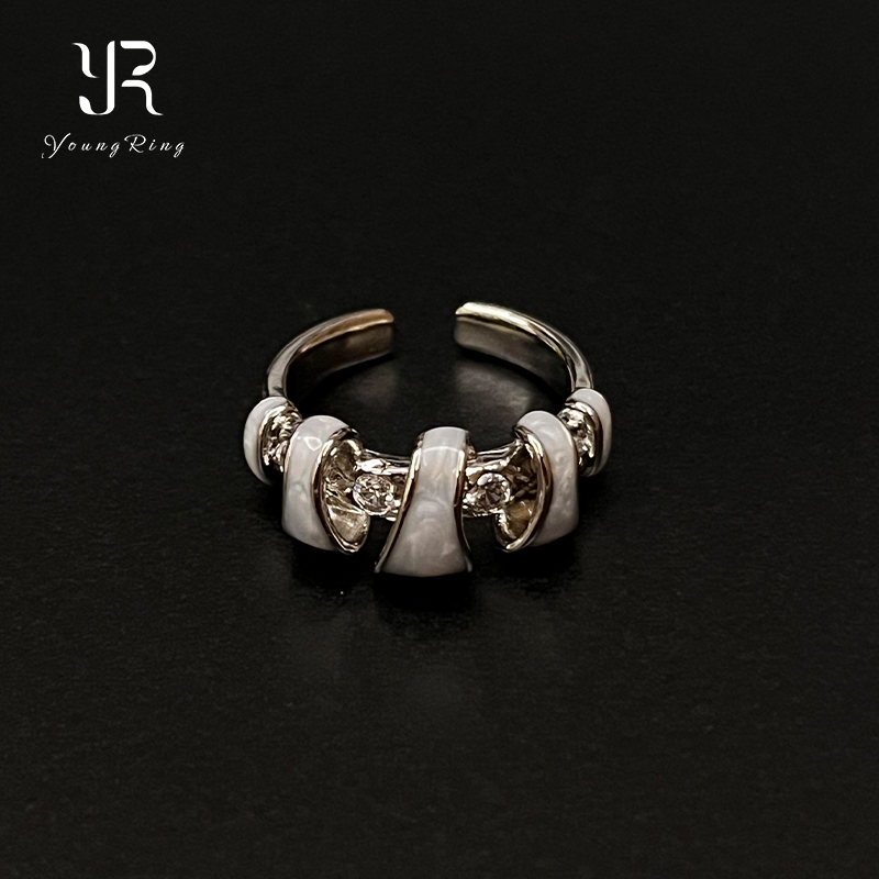 中古银白色异形戒指女复古