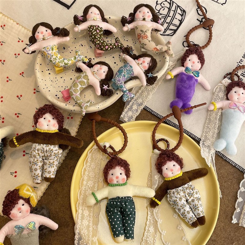 新款韩风可爱卷毛美人鱼娃娃挂件钥匙链甜美碎花胖娃娃钥匙链