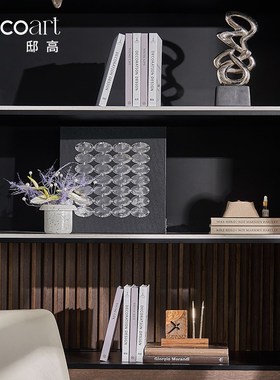 邸高样板间家具展厅书柜搭配推荐 金属雕塑挂画书架书档创意摆件