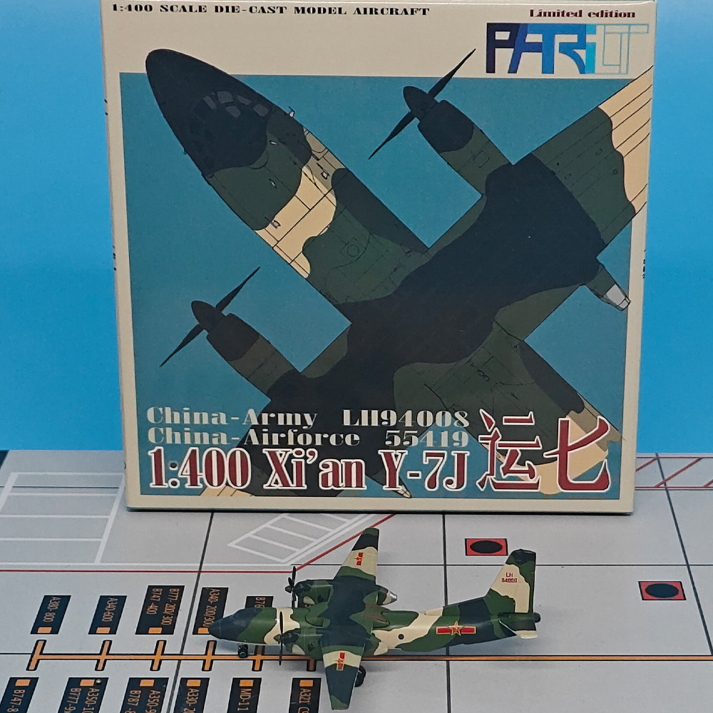 PT 1:400中国空军运-7运输机飞机模型合金摆件收藏