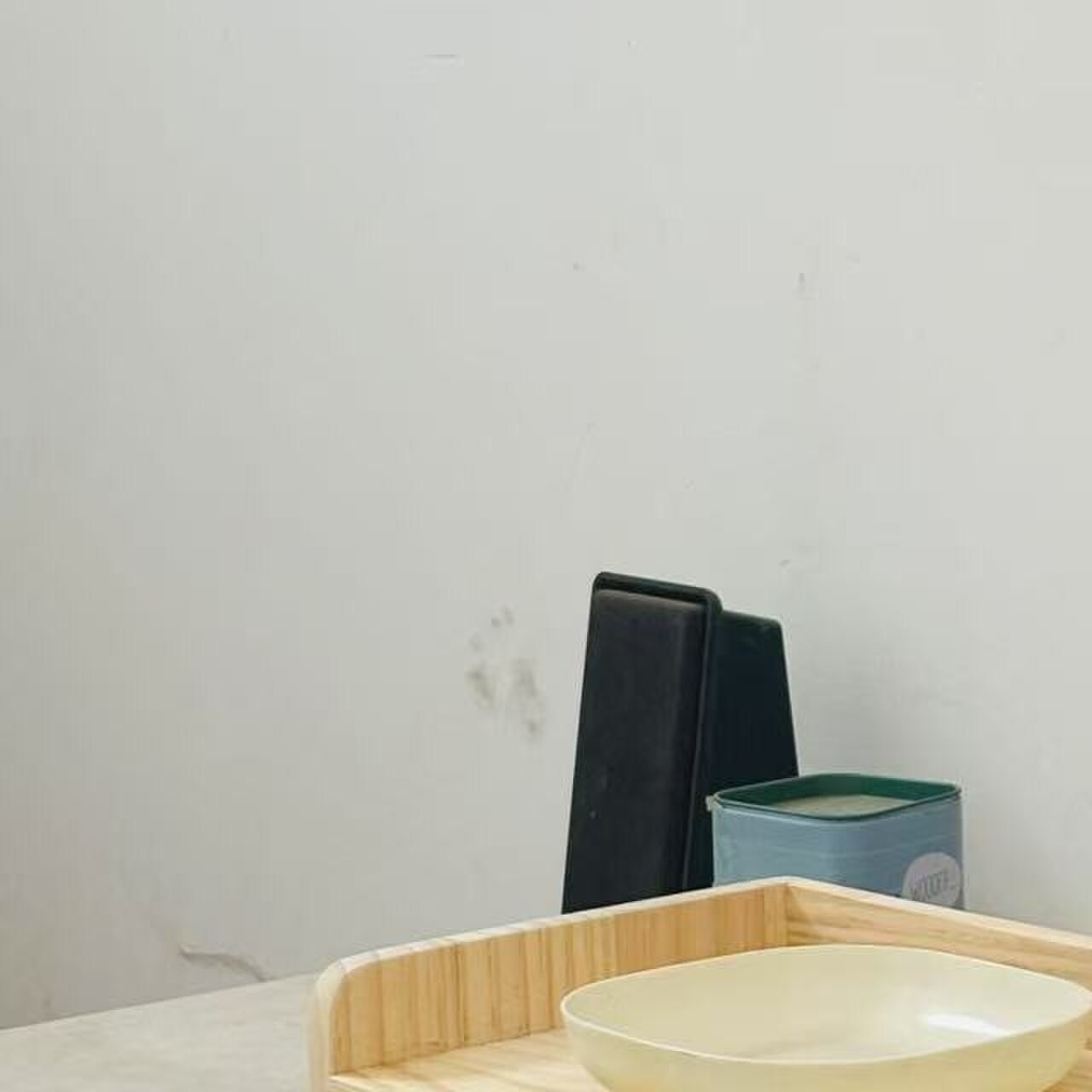 高端实木宠物餐桌狗碗架猫碗架垫高擡高狗食盆吃饭桌面置物增高架