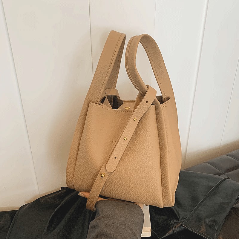 高级感小包包女2025新款秋冬手提菜篮子包百搭斜挎包水桶包小拎包