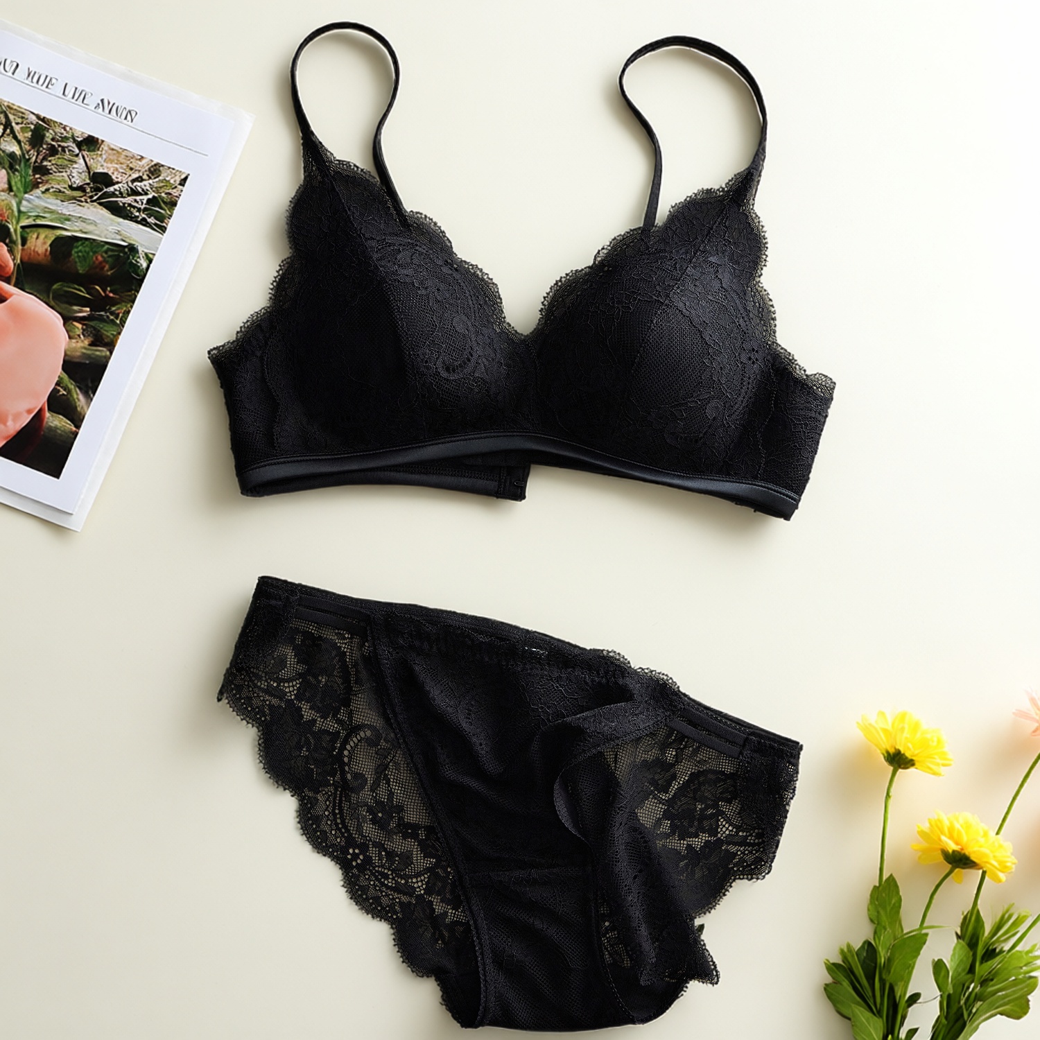 法式蕾丝三角杯内衣套装