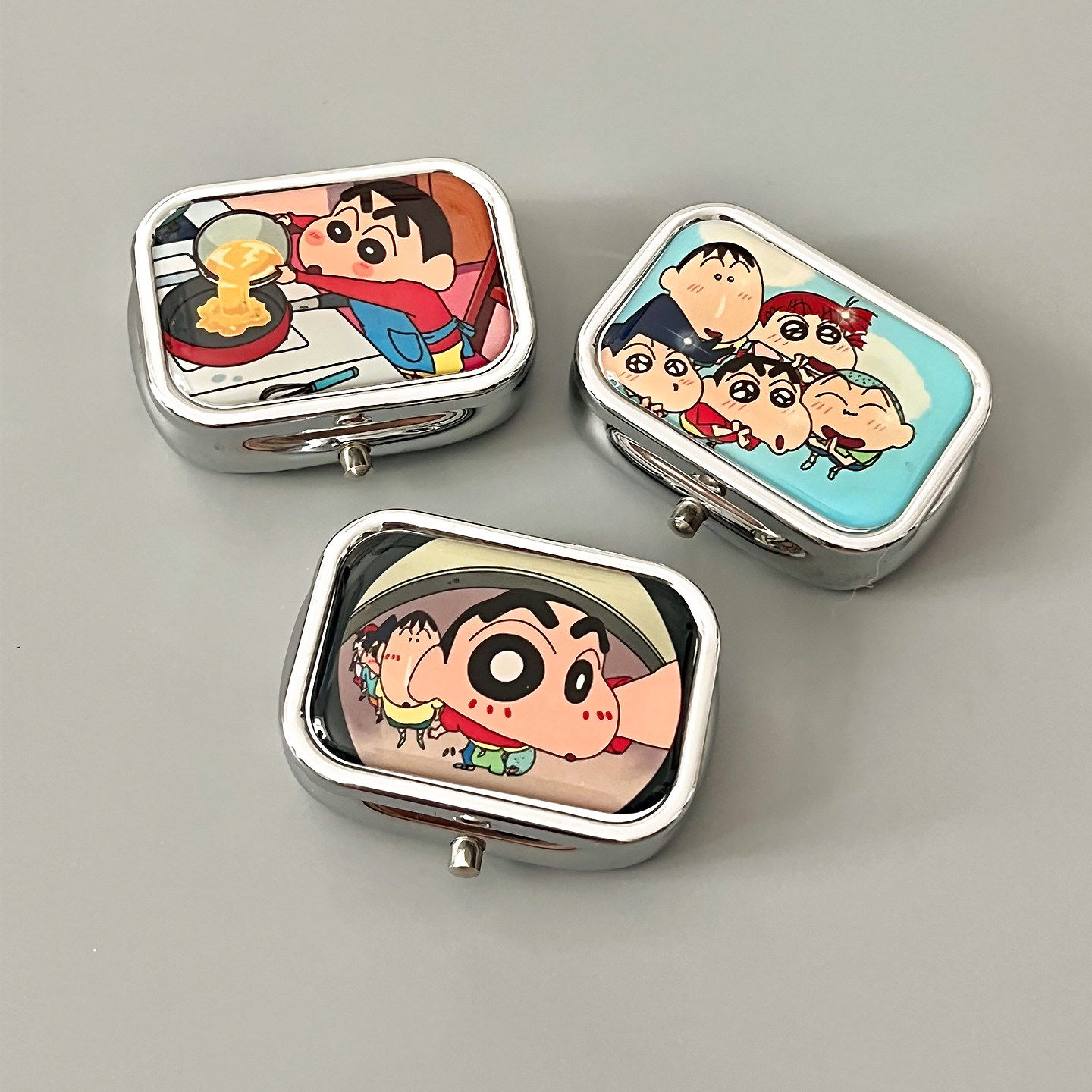 蜡笔小新药盒便携式分装随身携带可爱迷你家用首饰盒卡通糖果盒