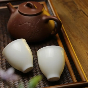 德化羊脂白瓷茶杯聚香杯子陶瓷功夫茶具茶艺单杯闻香杯品茗主人杯