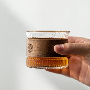 带木圈竖纹高硼硅玻璃品茗杯家用隔热泡茶杯个人功夫主人杯品茶杯