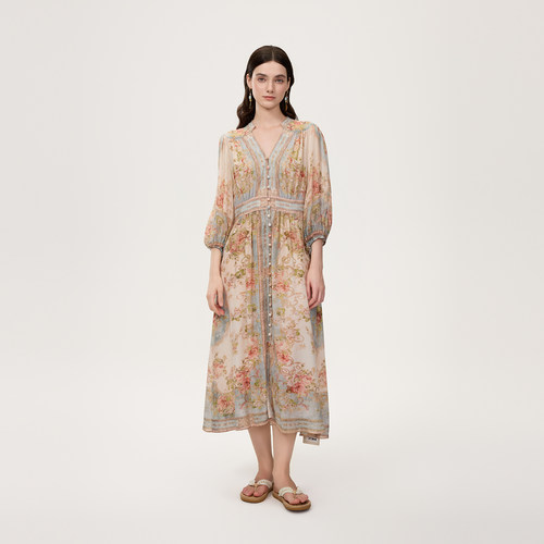 选用100%桑蚕丝面料细腻柔顺