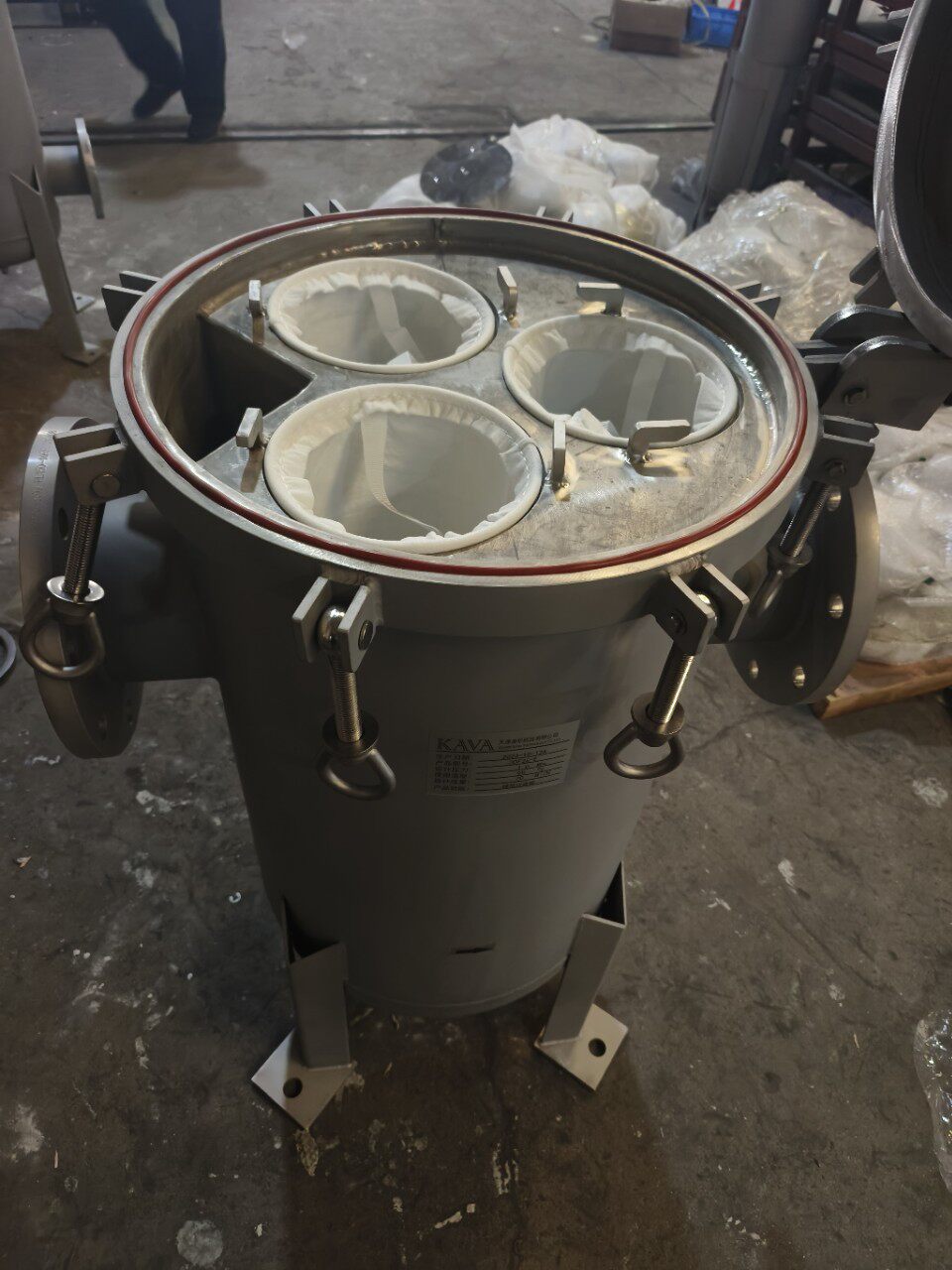 供应不锈钢多袋式过滤器经济款铰链掀盖大流量袋式过滤机