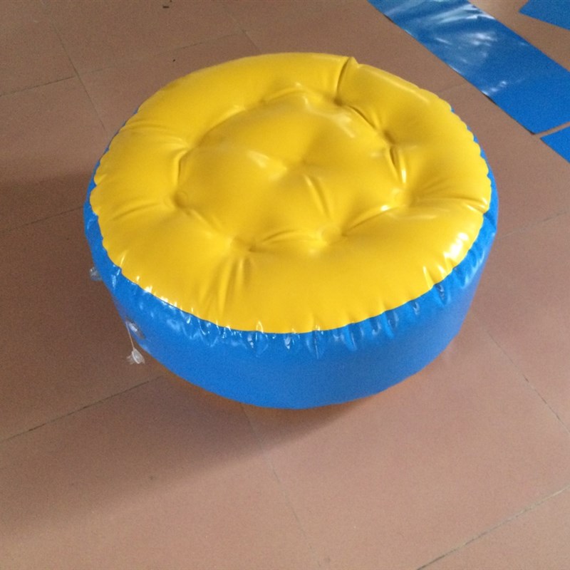 充气圆饼水上浮桥漂浮气垫浮萍钓鱼平台水上闯关行走蜻蜓点水圆垫