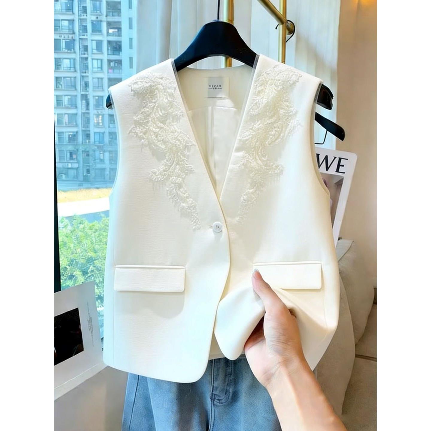 通勤V领刺绣西装马甲女新款图片