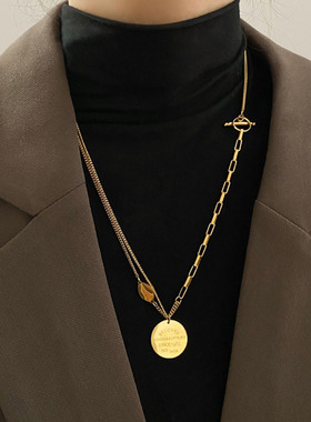 18k金色字母圆牌毛衣链女