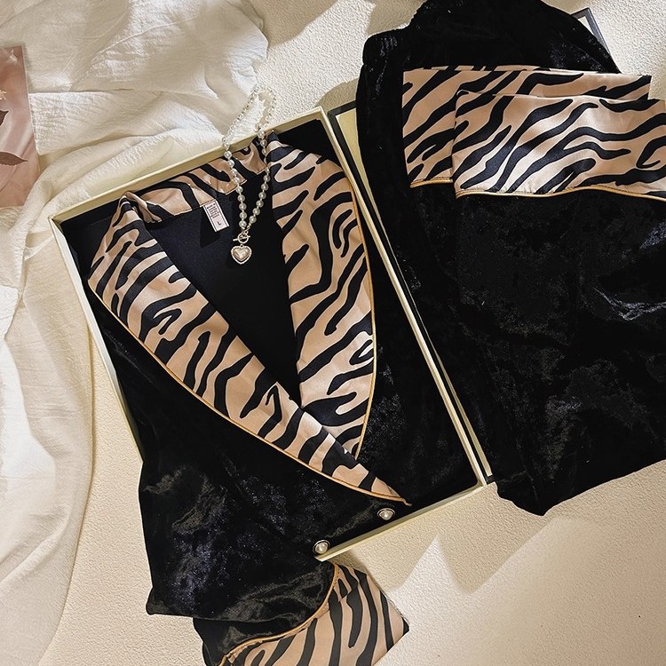 维多利亚春秋冬家居服开衫翻领睡衣女感套装金丝绒长袖宽松豹纹