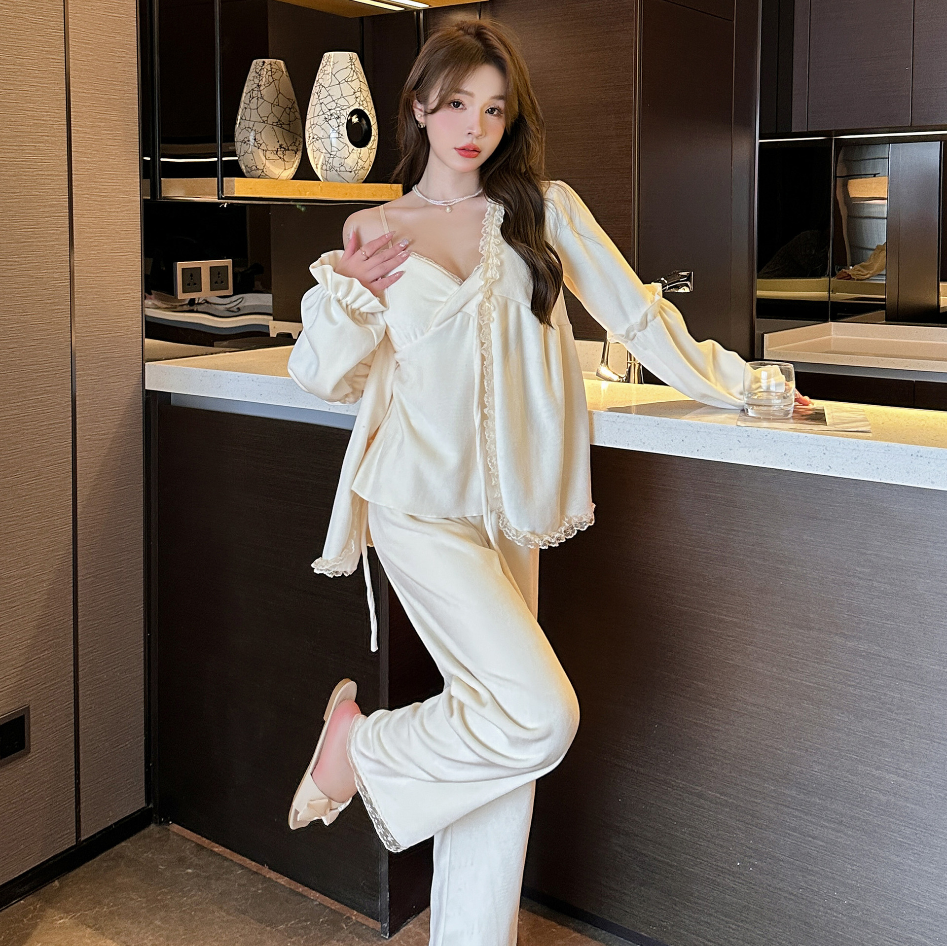 维多利亚纯欲风睡衣女款秋冬季海岛绒杏色甜美家居服长袖长裤