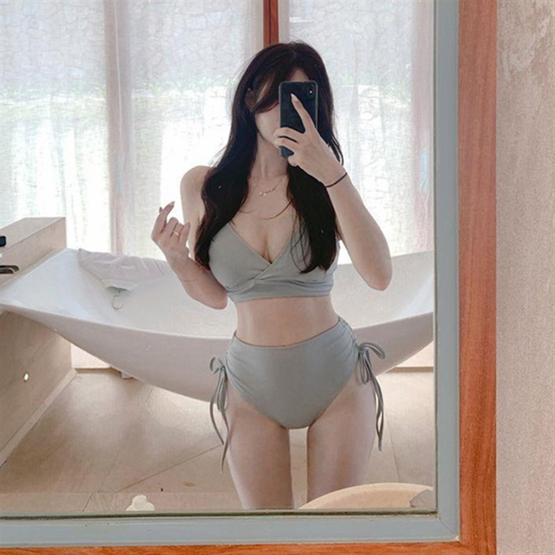 泳衣女新款2023l爆款分体纯欲风性感V领女孩网红高级感冬天泡温泉