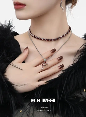 红色绒绳蛇年项链配饰女新款毛衣链轻奢高级感小众设计风百搭吊坠