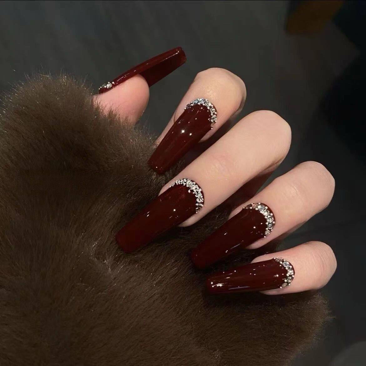 纯手工秋冬美甲显白酒红轻奢新年高级显白战甲贴片可拆卸指甲穿戴