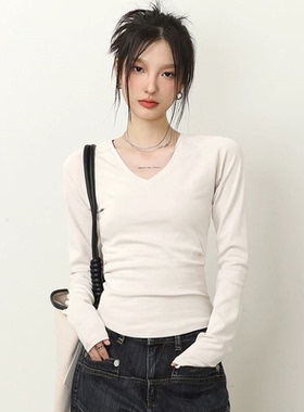 正肩长袖t恤女秋冬不规则V领修身纯棉打底衫磨毛内搭上衣贴身德绒