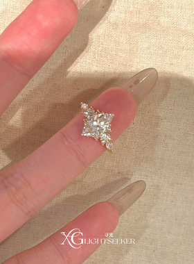 金色爆闪满钻马眼锆石戒指女
