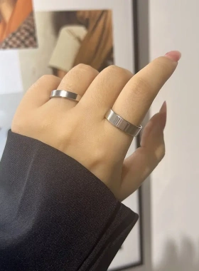不掉色钛钢素圈光面戒指ins简约冷淡风男女情侣食指戒百搭指环潮