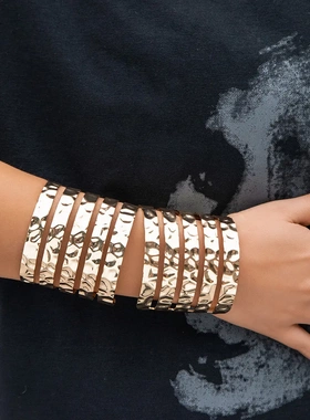 欧美饰品 夸张朋克宽面几何手镯 液态敲打纹镂空线条开口手链