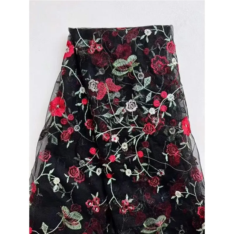 直销 新款绣花花边布料 蕾丝面料 招蜂引蝶绣 刺绣面料花边