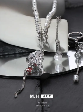 新款液态酒杯流苏项链女轻奢时尚宫廷风锁骨链高级感珍珠项饰