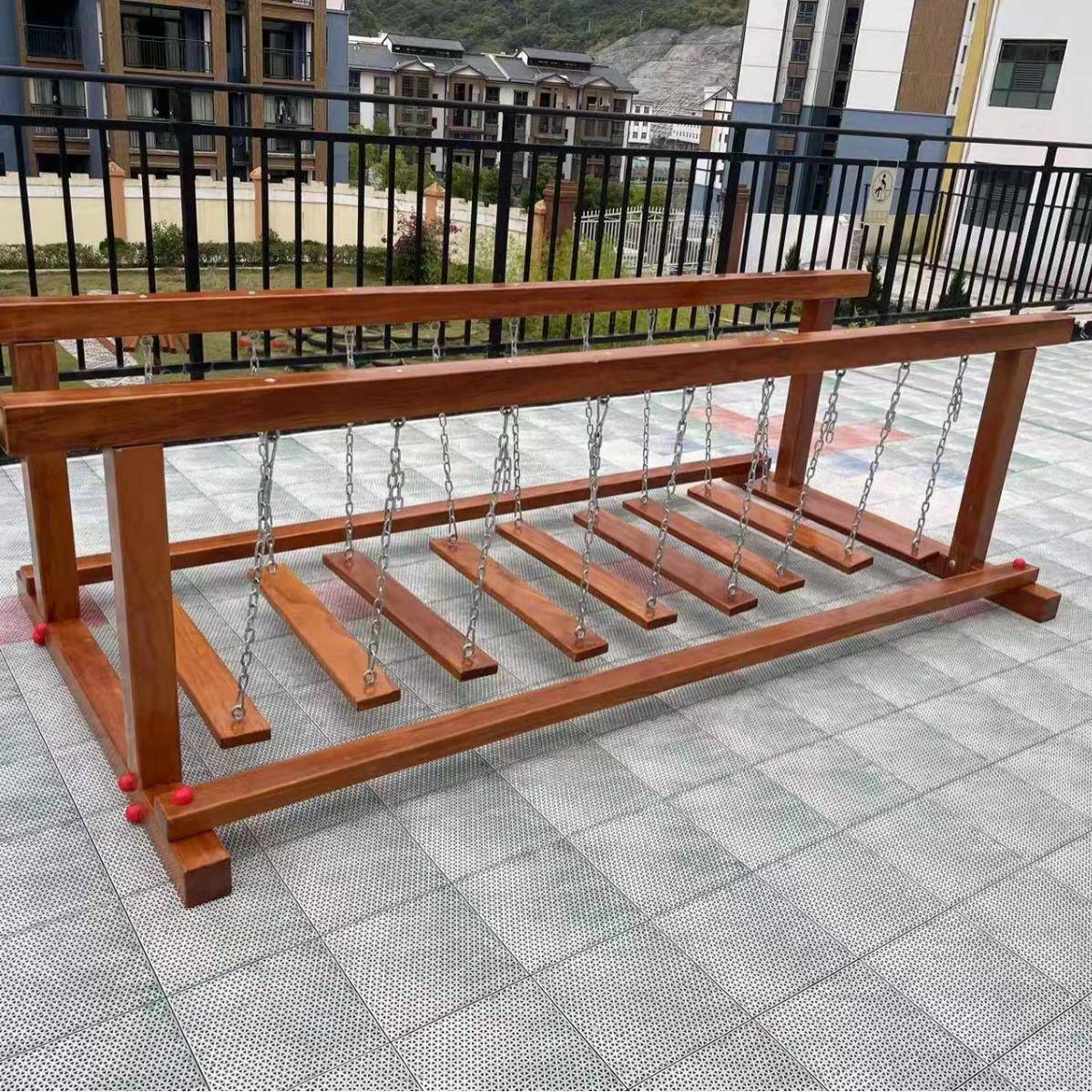 直销幼儿园木质荡桥儿童感统训练障碍物木质荡桥