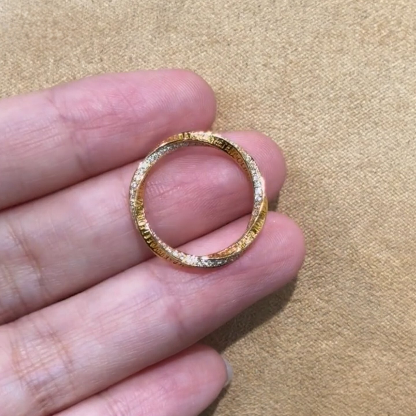 复古金色满钻莫比乌斯环食指戒