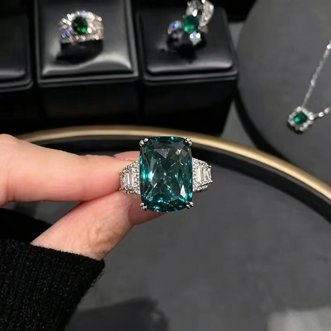 欧美轻奢超闪墨兰戒指图片