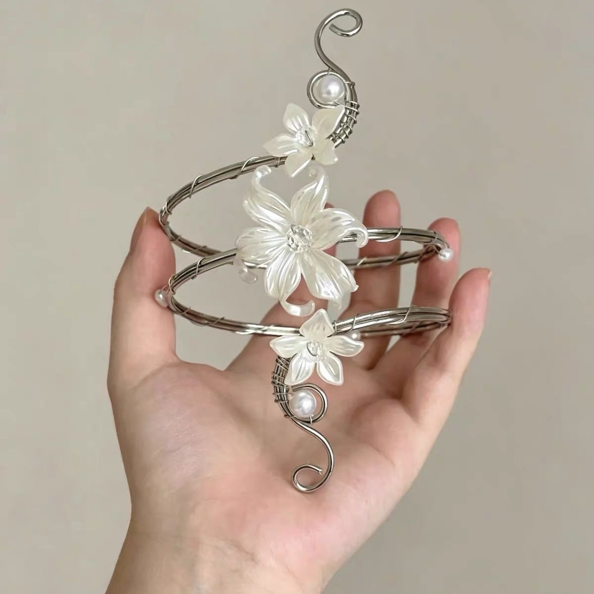 清冷氛围感蝴蝶花朵身体链饰品缠绕手镯臂环时尚配饰沙滩配饰婚礼