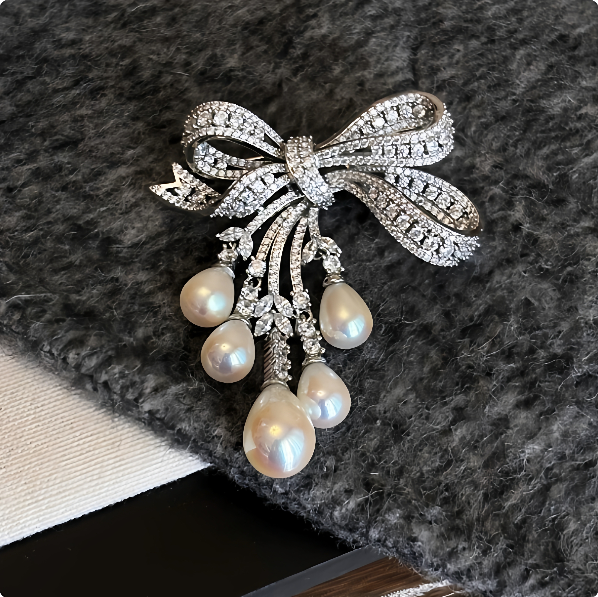 轻奢满钻重工蝴蝶结流苏高档胸针精致气质秋冬毛衣西装胸花别针女