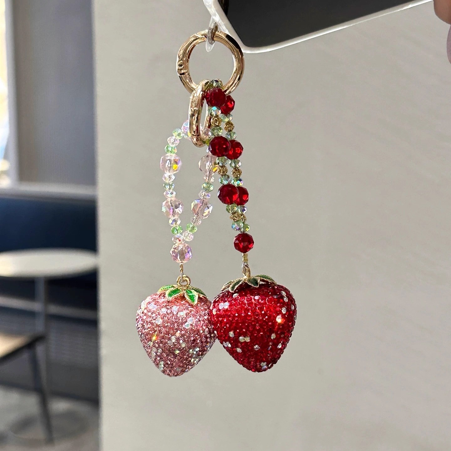 晶瓷莓莓｜立体草莓闪钻diy手机链手工手机挂件爆闪钥匙链包挂件