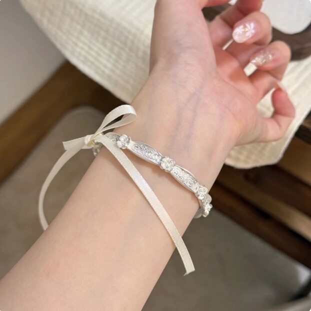 新中式银色桂花蝴蝶结素圈手镯精致设计感简约小众高级感气质手镯