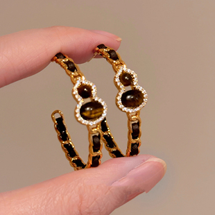 复古美拉德胡颜色大C圈耳环女小众设计秋冬高级感气质黑金色耳钉