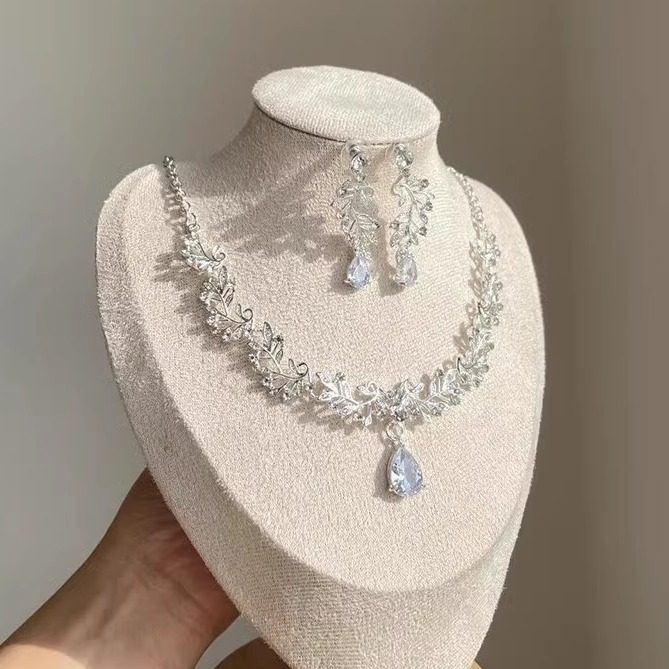 新款锆石水滴钻白色婚纱项链耳环二件套新娘结婚舞台宴会礼服配饰