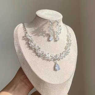 新款锆石水滴钻白色婚纱项链耳环二件套新娘结婚舞台宴会礼服配饰