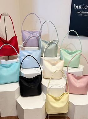 韩国much and ebong2025新款水桶包包女简约休闲百搭手提包尼龙腋