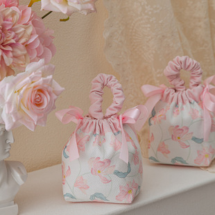 新款结婚喜糖袋子免折叠婚礼伴手礼高级感布袋手提糖果喜糖盒子