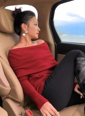 红色毛衣女法式高级感一字肩秋季新款打底大翻领露肩毛衣针织衫潮