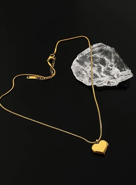 2025年新款爱心形钛钢项链女小众设计感锁骨链ins嘻哈卫衣毛衣链