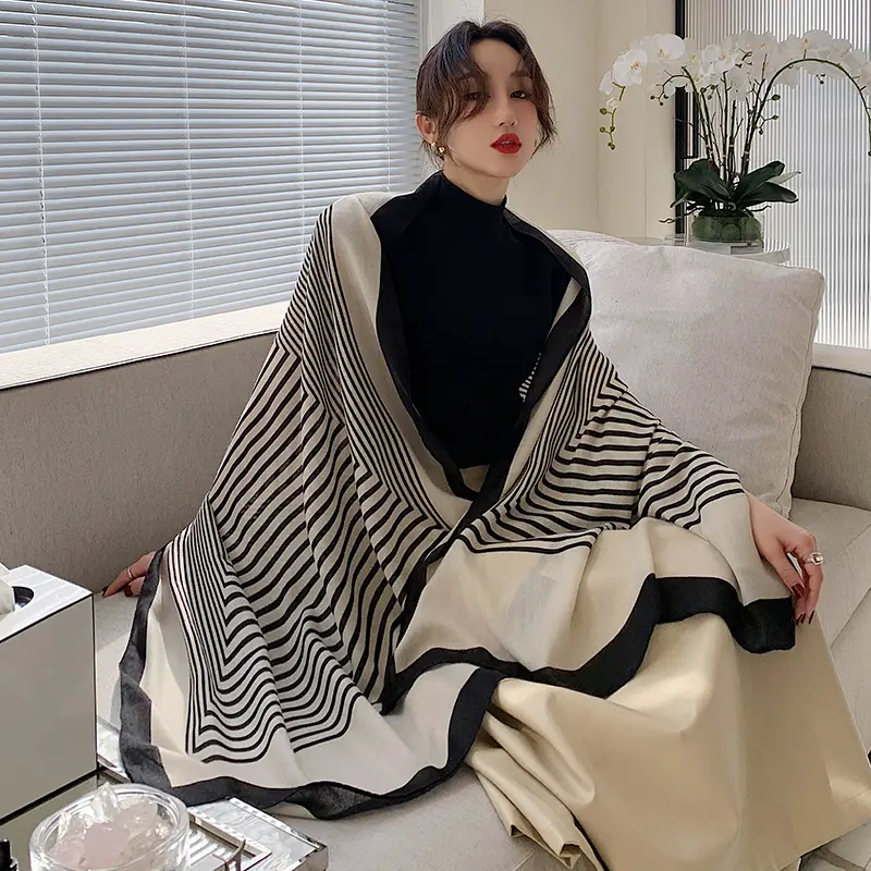 围巾女春秋爆款韩版百搭时尚超大披肩夏季防晒两用多功能纱巾网红