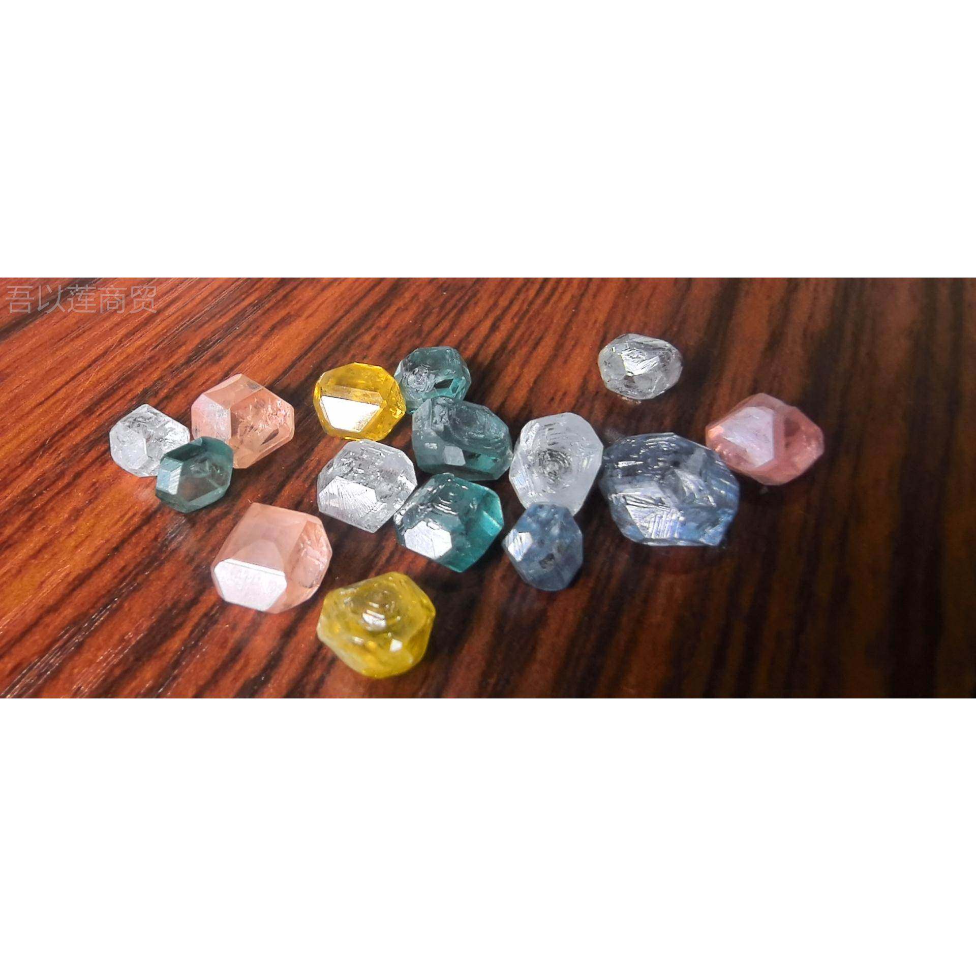 j8彩钻钻的LQV好钻切磨培育实验室南绿钻钻河戒粉钻毛坯裸钻蓝g石