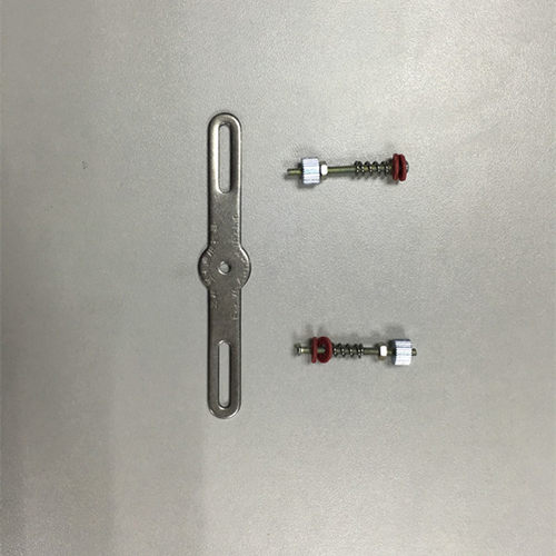 显卡北桥通用固定扣具 扣件 45-87mm孔距 材质铁 厚度2mm