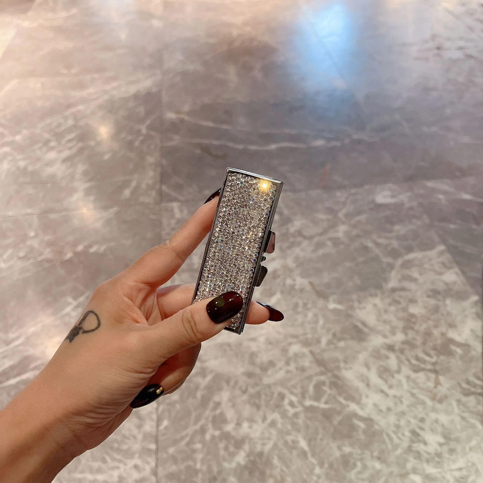 高颜值镶钻盒密封小号分装盒随身片分格收纳盒家用潮